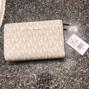 Michael Kora NWT Jet Set Travel wallet